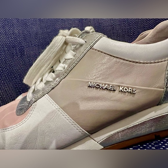 MICHAEL KORS Leather metallic sneakers. 🩷🩶🤍 - Picture 5 of 10